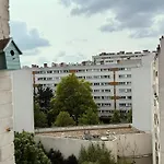 Jo Paris - Devant Ce 2 Pieces, Calme Et Lumineux